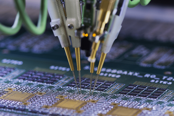 PCBA加工廠飛針測試與測試架選擇指南：高效生產從精準測試開始